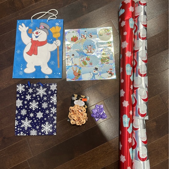 sold🚫 Christmas gift wrap bundle New - Picture 2 of 3